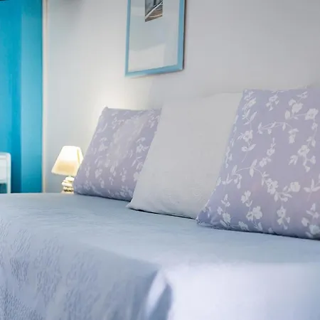 Lägenhetshotell Daphne's Club 3*