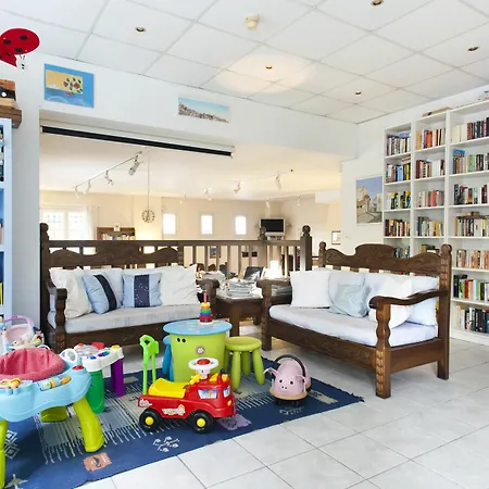 Daphne's Club 3* Xilókasztro