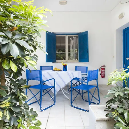 מלון דירות Daphne's Club 3*