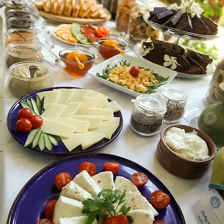 Daphne's Club Lägenhetshotell 3*