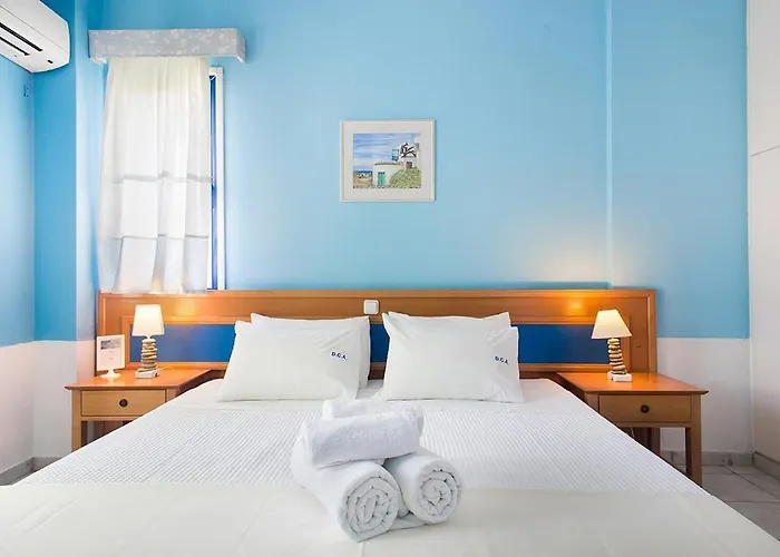 Daphne's Club Aparthotel