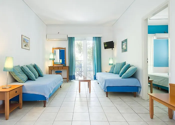 Daphne's Club Aparthotel 3*