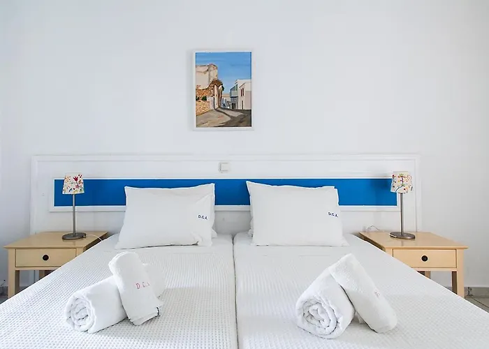 Daphne's Club Aparthotel